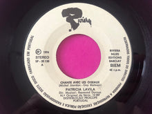 Charger l'image dans la galerie, Patricia Lavila : Chante Avec Les Oiseaux / En Sortant Du Lycée (7", Single, Promo)