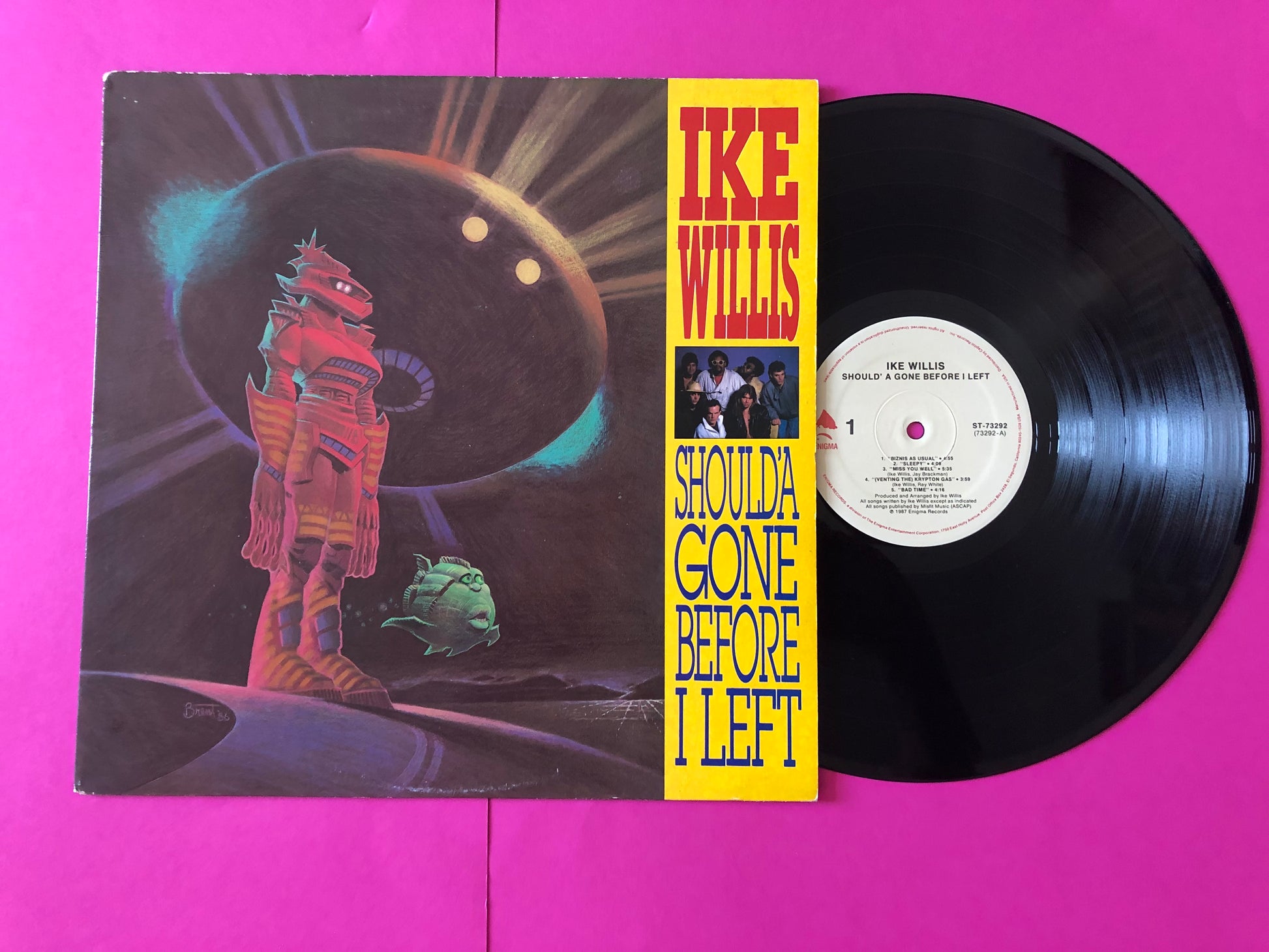 Ike Willis : Should'a Gone Before I Left (LP,Album)