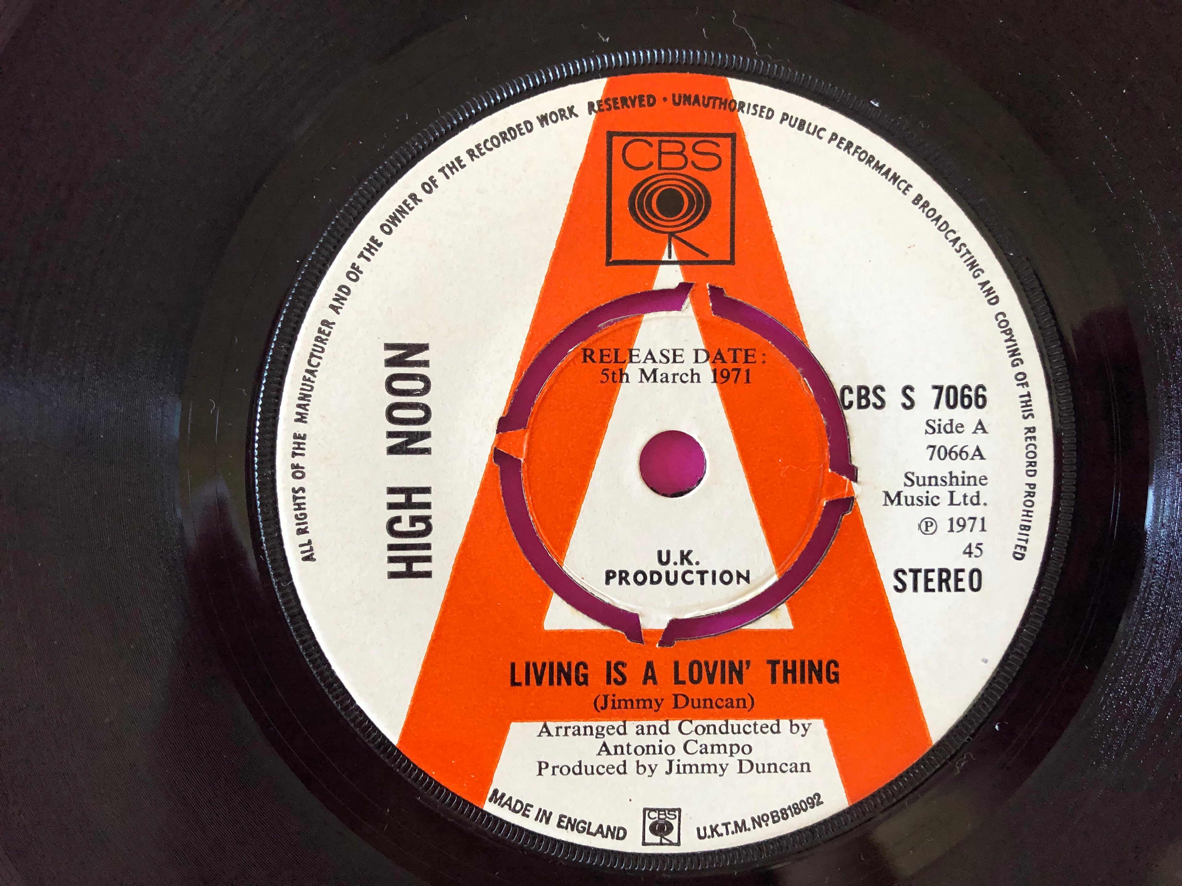 High Noon (2) : Living Is A Lovin' Thing (7", Single, Promo)