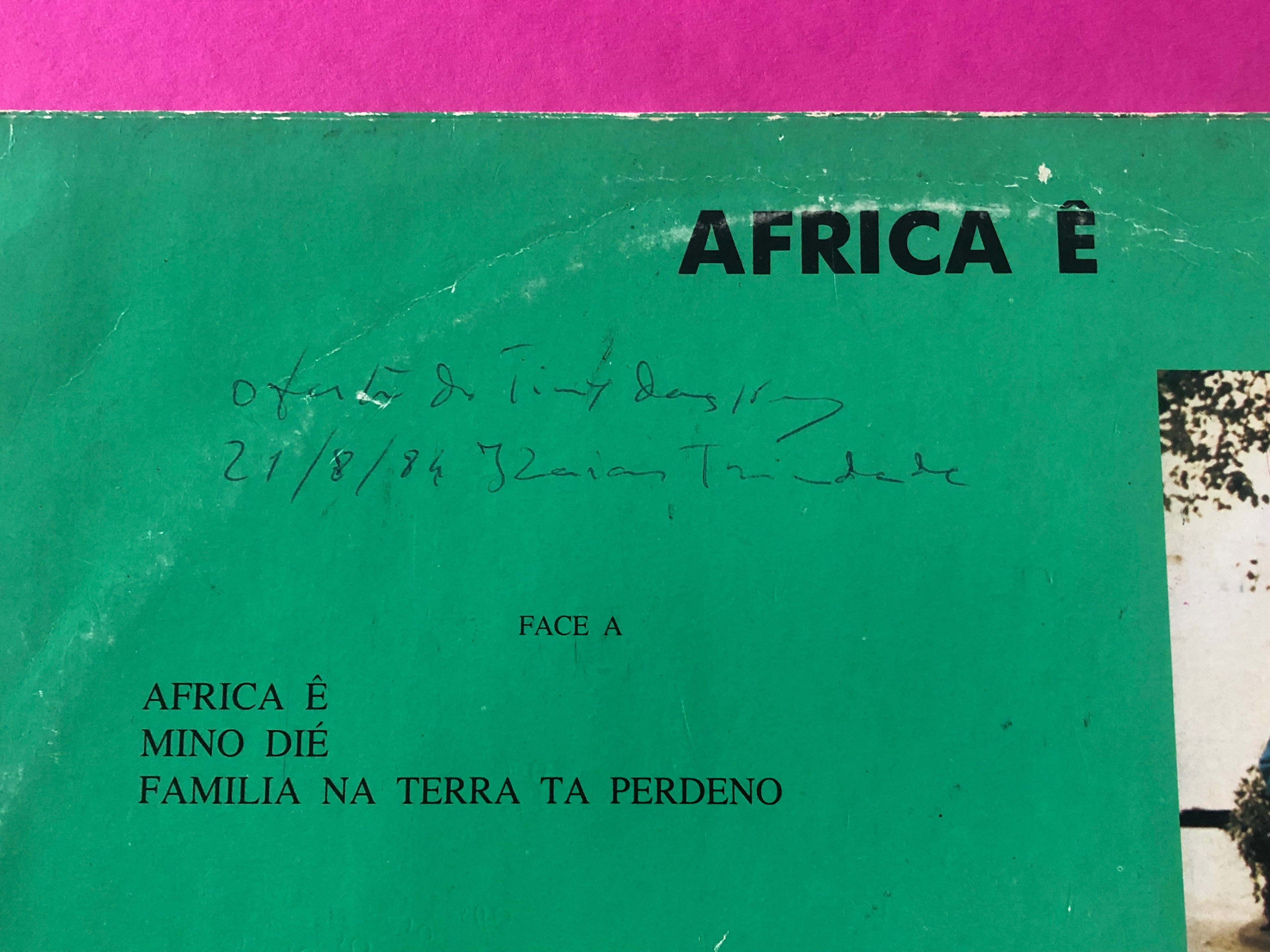 Tiny Das Neves & Conjunto Sol D'África : Africa É (LP,Album)