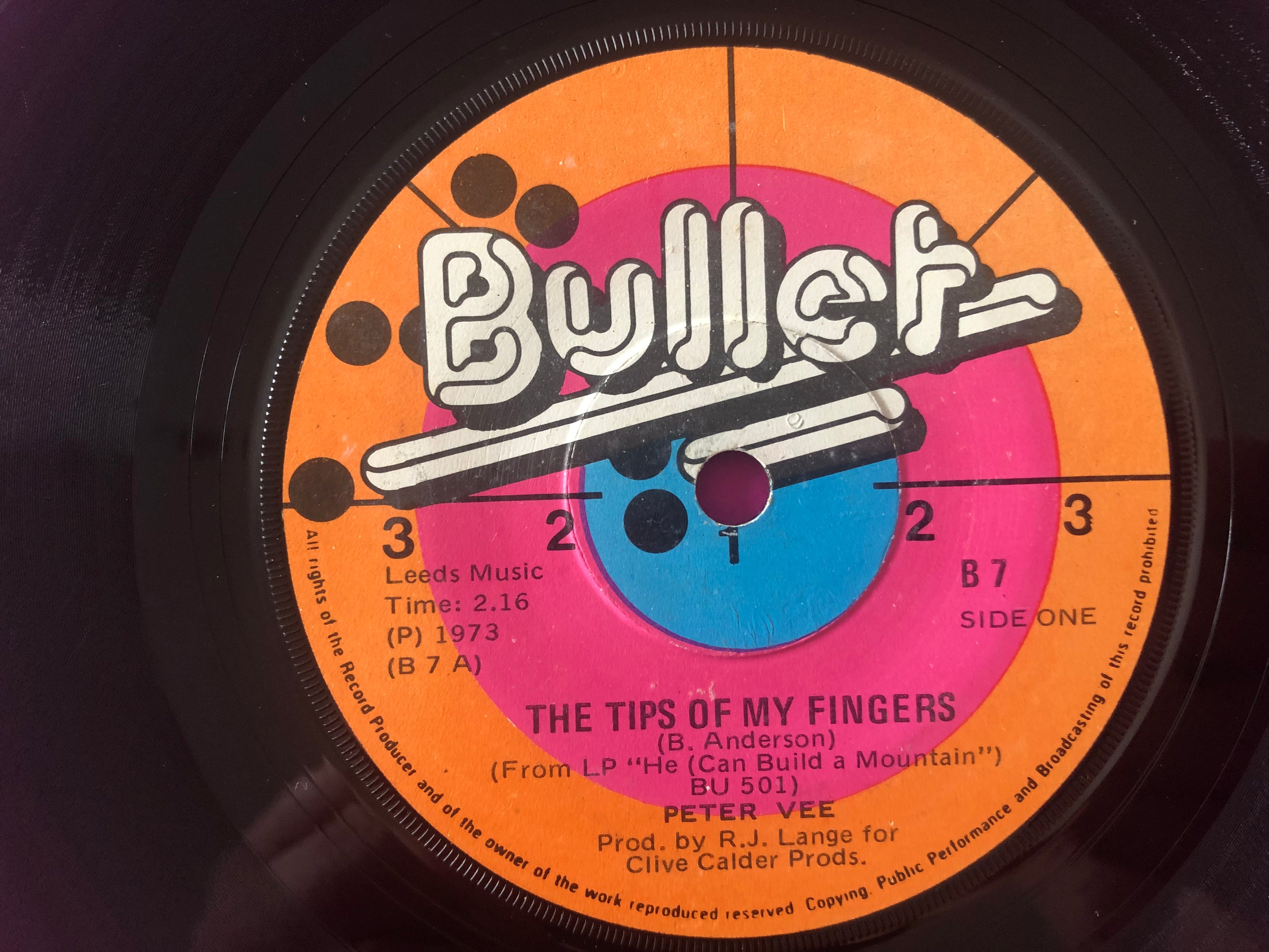 Peter Vee : The Tips Of My Fingers / A Very Special Love (7", Single)