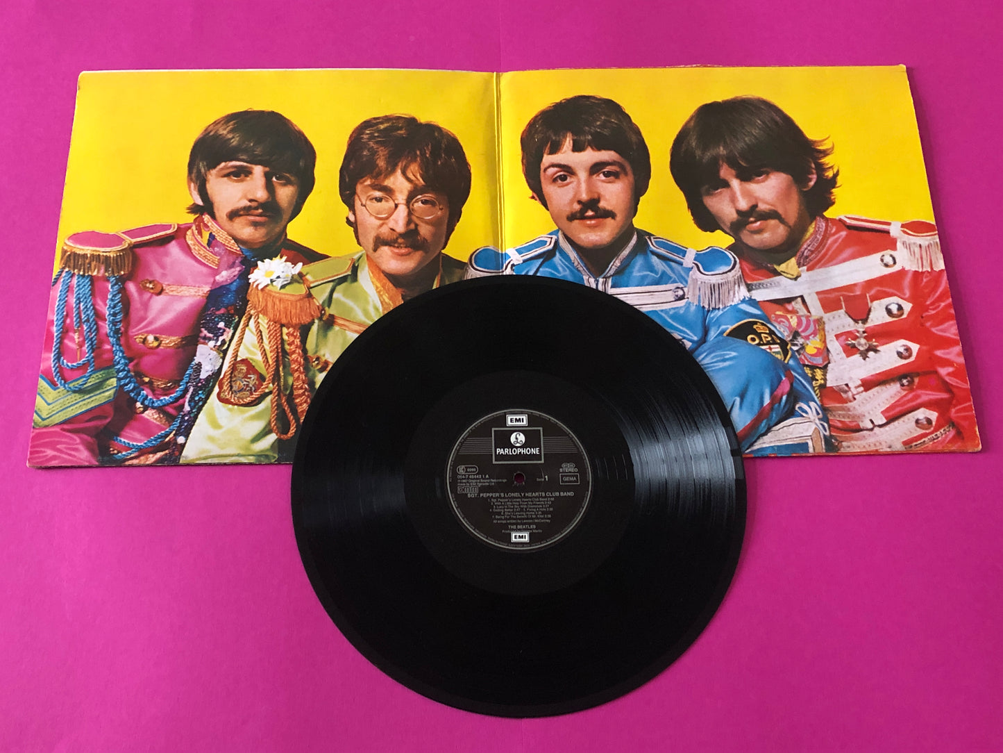 Beatles, The : Sgt. Pepper's Lonely Hearts Club Band (LP,Stereo,Album,Reissue)