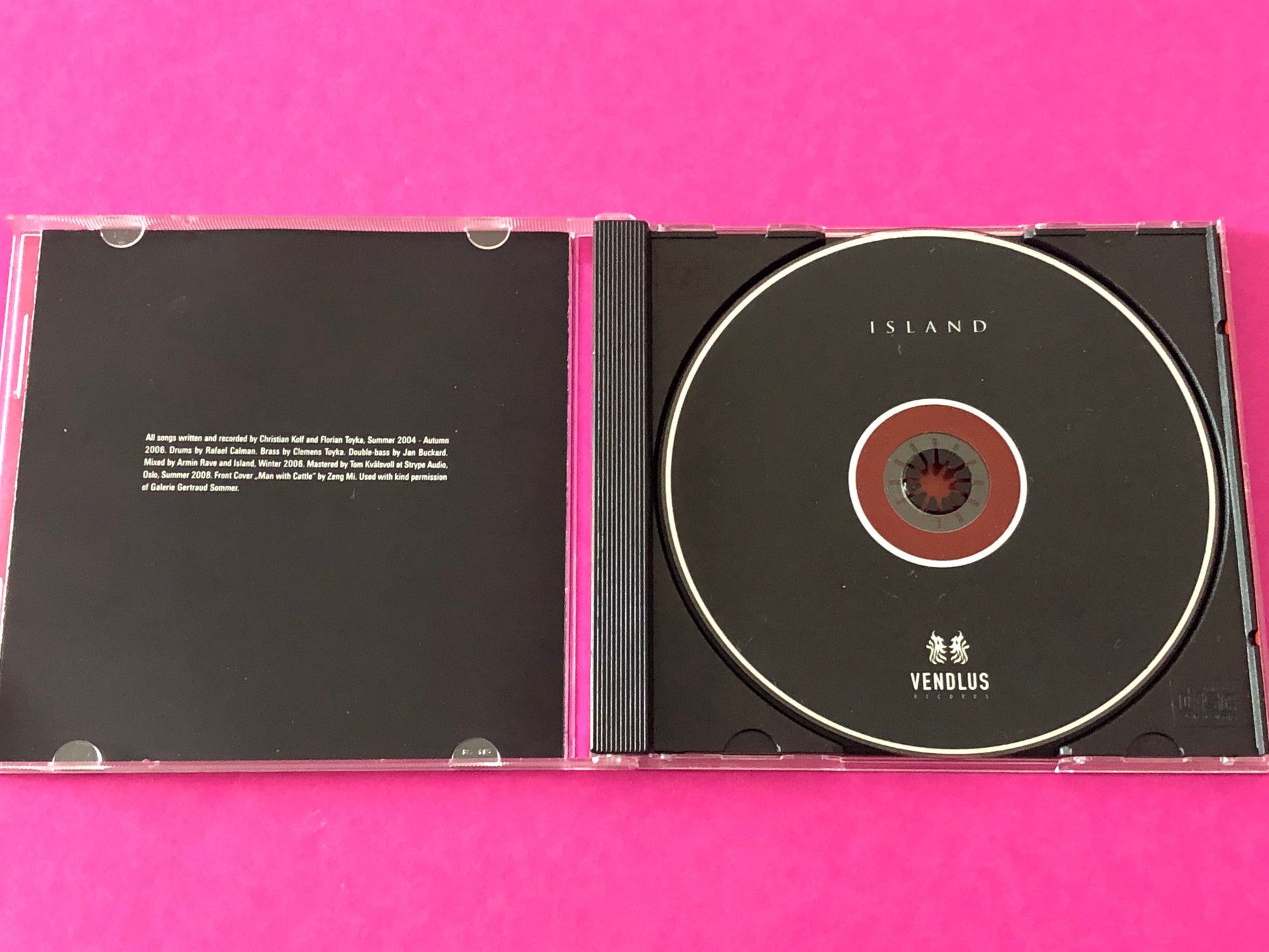 Island (3) : Island (Album)